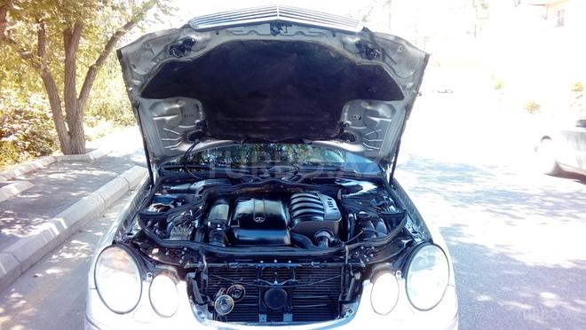 Mercedes E 220 2006, 268,000 km - 2.2 l - Bakı