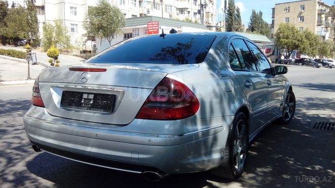 Mercedes E 220 2006, 268,000 km - 2.2 l - Bakı