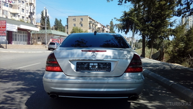 Mercedes E 220 2006, 268,000 km - 2.2 l - Bakı