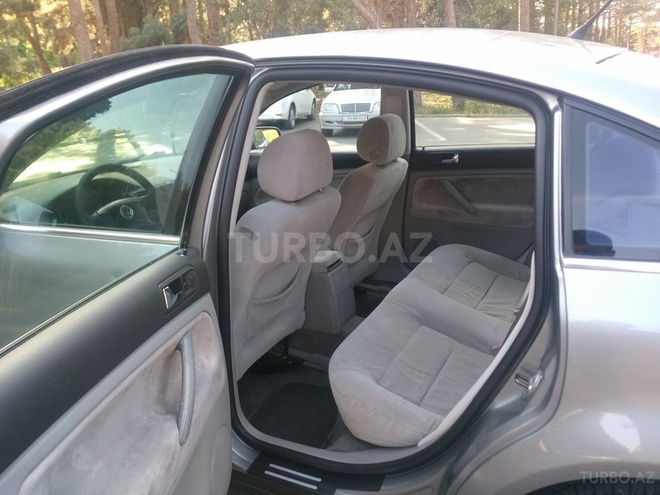 Volkswagen Passat 2002, 144,000 km - 1.8 l - Sumqayıt