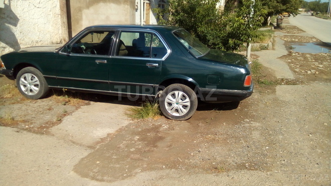 BMW 728 1984, 300,000 km - 2.8 l - Şabran