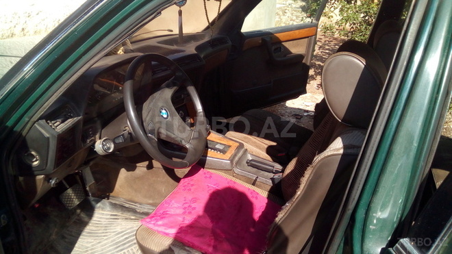 BMW 728 1984, 300,000 km - 2.8 l - Şabran