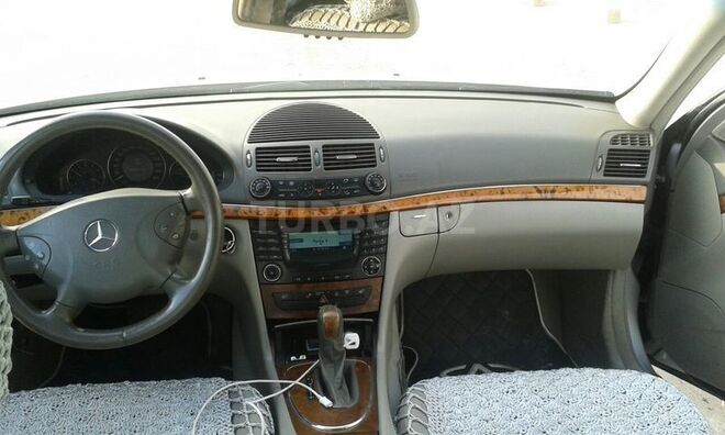 Mercedes E 220 2003, 258,000 km - 2.2 l - Bakı