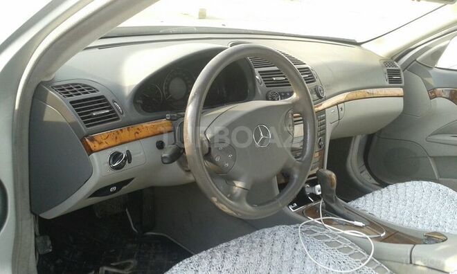 Mercedes E 220 2003, 258,000 km - 2.2 l - Bakı