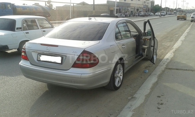 Mercedes E 220 2003, 258,000 km - 2.2 l - Bakı