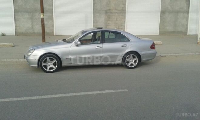 Mercedes E 220 2003, 258,000 km - 2.2 l - Bakı