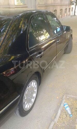 Mercedes E 240 1999, 196,000 km - 2.4 l - Bakı