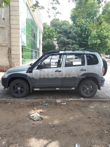 Chevrolet Niva 2015, 24,000 km - 1.7 л - Gəncə