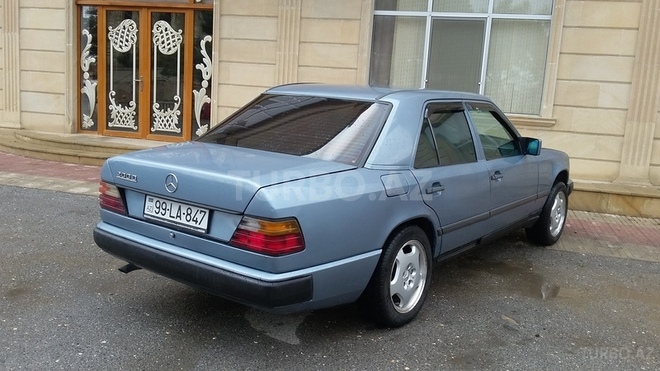 Mercedes E 200 1987, 325,000 km - 2.0 л - Bakı