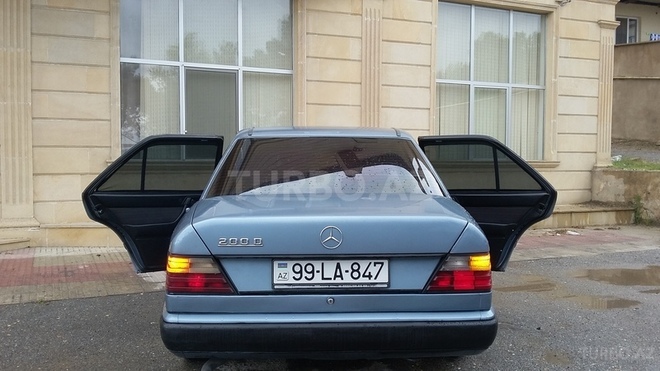 Mercedes E 200 1987, 325,000 km - 2.0 л - Bakı