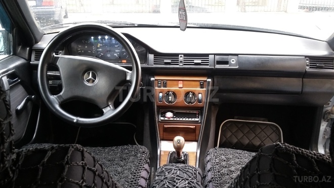 Mercedes E 200 1987, 325,000 km - 2.0 л - Bakı