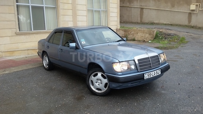 Mercedes E 200 1987, 325,000 km - 2.0 л - Bakı