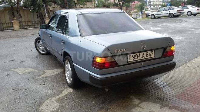 Mercedes E 200 1987, 325,000 km - 2.0 л - Bakı