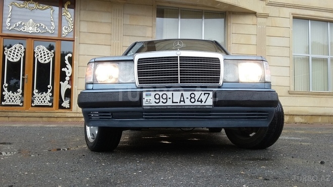Mercedes E 200 1987, 325,000 km - 2.0 л - Bakı