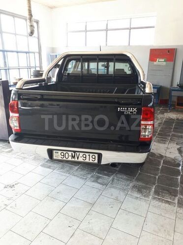 Toyota Hilux 2011, 72,500 km - 2.5 l - Bakı