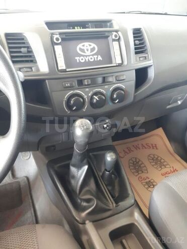 Toyota Hilux 2011, 72,500 km - 2.5 l - Bakı
