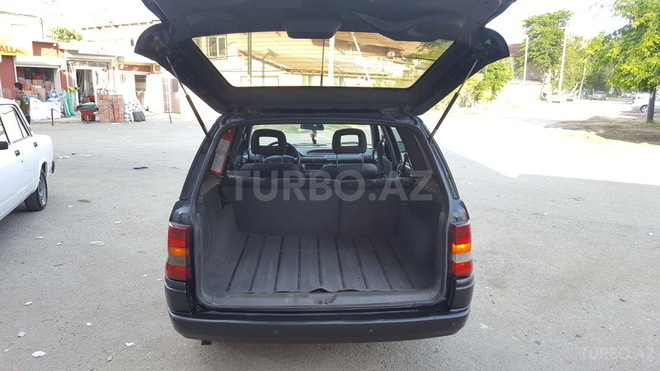 Opel Astra 1995, 299,000 km - 1.6 л - Bakı