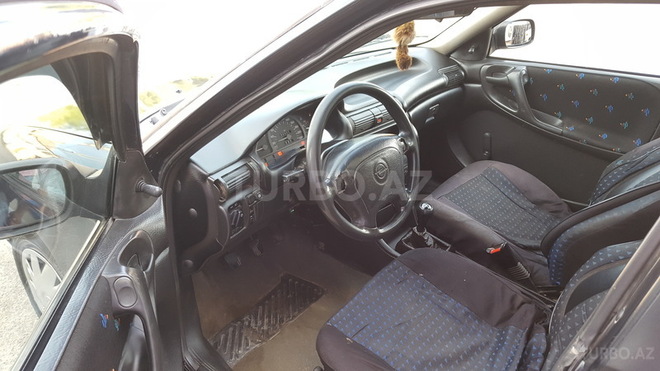 Opel Astra 1995, 299,000 km - 1.6 л - Bakı