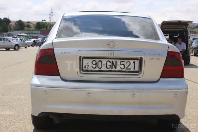Opel Vectra 1999, 143,000 km - 2.0 л - Bakı