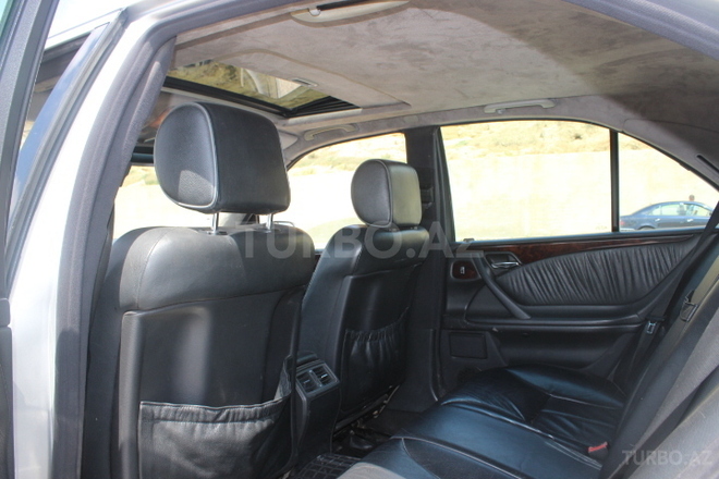 Mercedes E 320 2001, 345,000 km - 3.2 l - Bakı