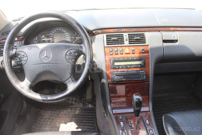 Mercedes E 320 2001, 345,000 km - 3.2 l - Bakı