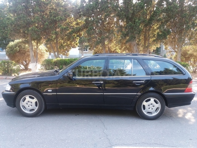 Mercedes C 200 2000, 202,573 km - 2.0 л - Sumqayıt