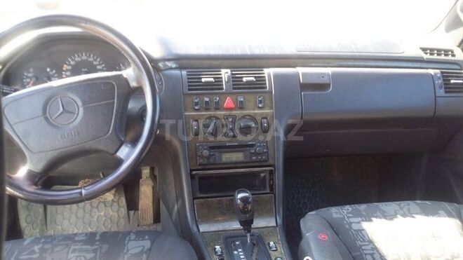 Mercedes E 230 1996, 256,788 km - 2.3 l - Biləsuvar