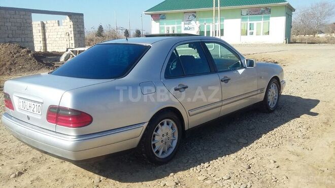 Mercedes E 230 1996, 256,788 km - 2.3 l - Biləsuvar
