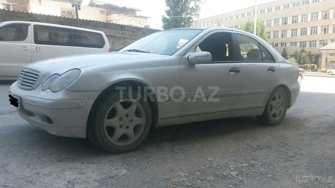 Mercedes C 220 2002, 195,000 km - 2.2 l - Bakı