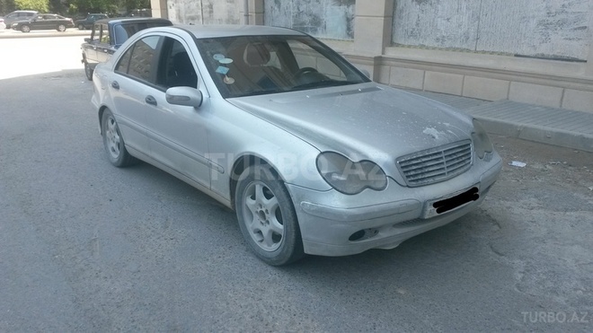 Mercedes C 220 2002, 195,000 km - 2.2 l - Bakı