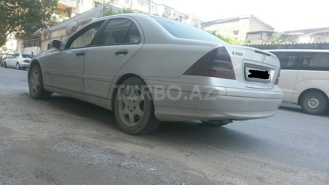 Mercedes C 220 2002, 195,000 km - 2.2 l - Bakı