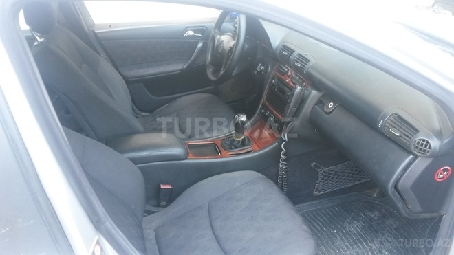 Mercedes C 220 2002, 195,000 km - 2.2 l - Bakı