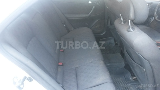 Mercedes C 220 2002, 195,000 km - 2.2 l - Bakı