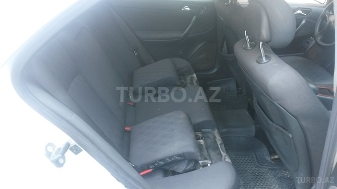 Mercedes C 220 2002, 195,000 km - 2.2 l - Bakı
