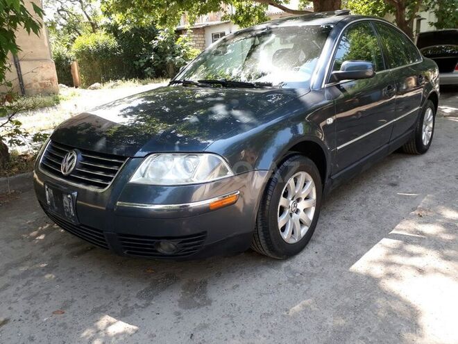 Volkswagen Passat 2002, 245,000 km - 1.8 l - Gəncə
