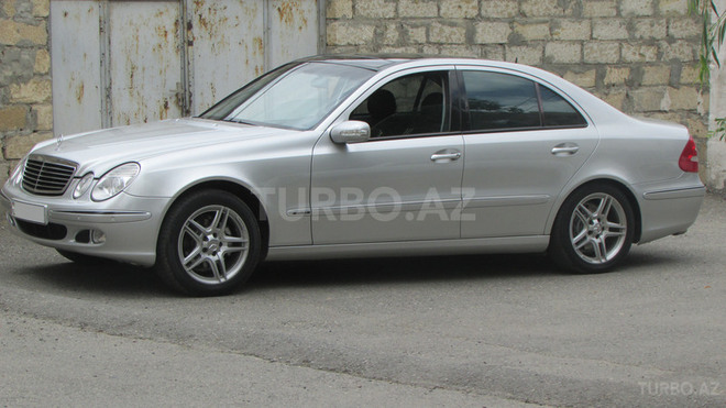 Mercedes E 240 2002, 264,121 km - 2.6 l - Göygöl