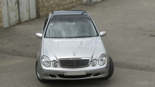 Mercedes E 240 2002, 264,121 km - 2.6 l - Göygöl