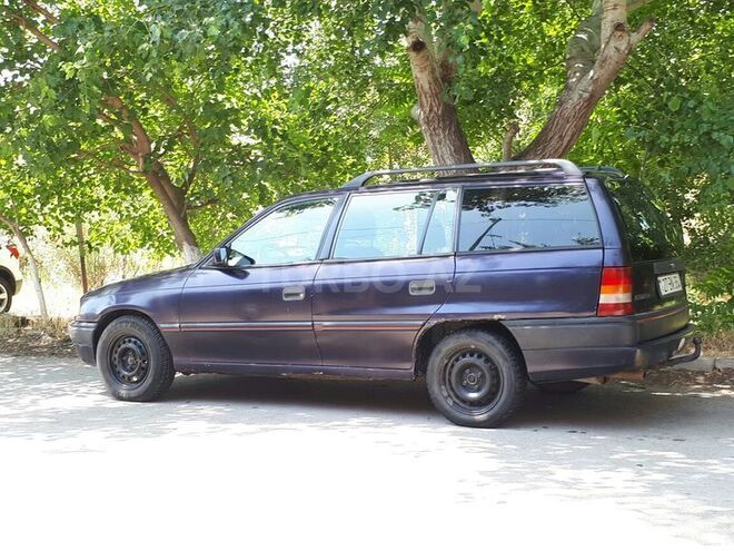 Opel Astra 1994, 375,000 km - 1.6 л - Bakı