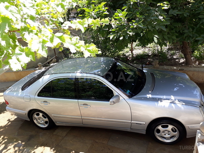 Mercedes E 240 2000, 216,000 km - 2.6 л - Bakı