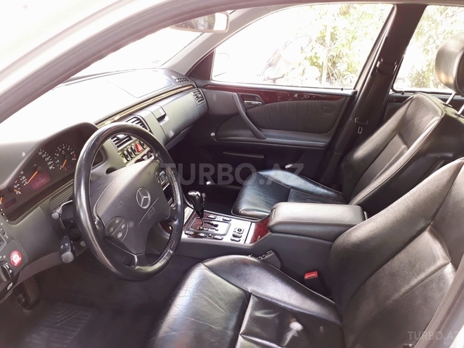 Mercedes E 240 2000, 216,000 km - 2.6 л - Bakı