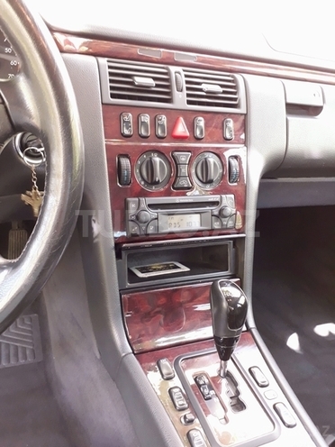 Mercedes E 240 2000, 216,000 km - 2.6 л - Bakı