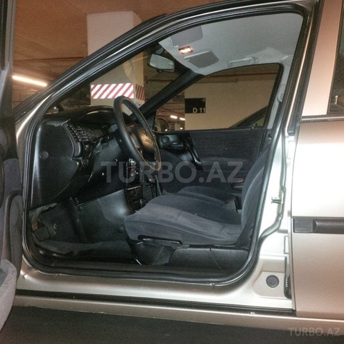 Opel Vectra 1996, 299,000 km - 1.8 l - Bakı