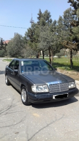 Mercedes E 230 1988, 274,000 km - 2.3 l - Bakı