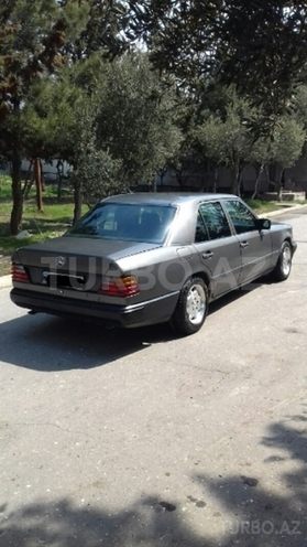Mercedes E 230 1988, 274,000 km - 2.3 l - Bakı