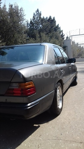 Mercedes E 230 1988, 274,000 km - 2.3 l - Bakı