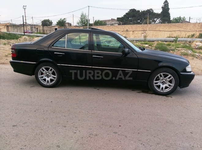 Mercedes C 230 2000, 218,107 km - 2.3 l - Bakı