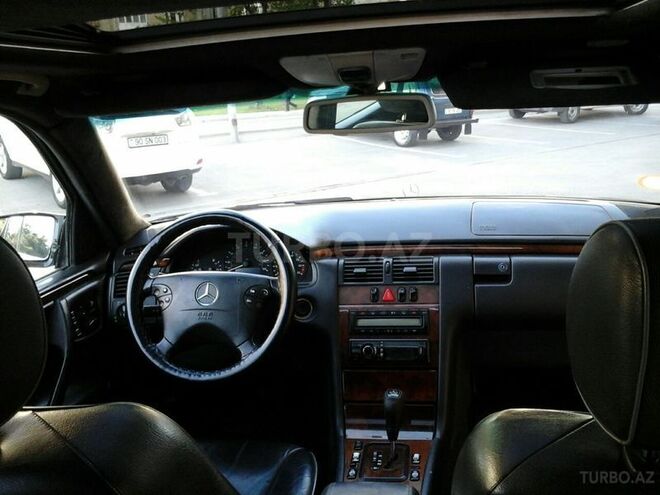 Mercedes E 320 2000, 230,000 km - 3.2 l - Bakı