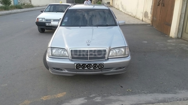 Mercedes C 200 1998, 230,000 km - 2.0 l - Qazax