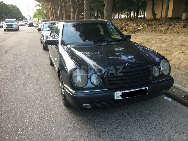 Mercedes E 230 1996, 235,000 km - 2.3 l - Bakı