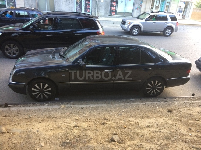 Mercedes E 230 1996, 235,000 km - 2.3 l - Bakı